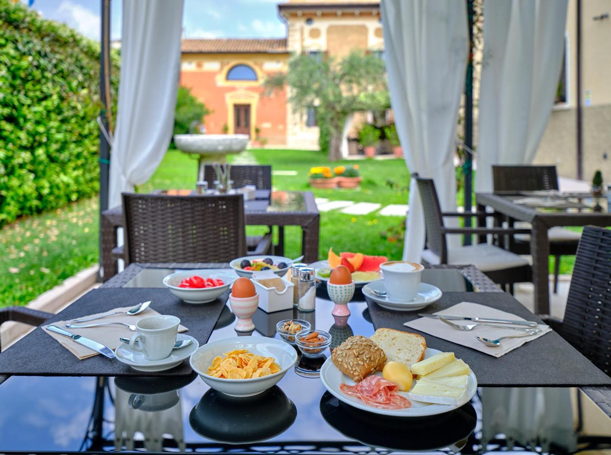Villa Padovani Relais De Charme - Adults Only Pastrengo Eksteriør bilde